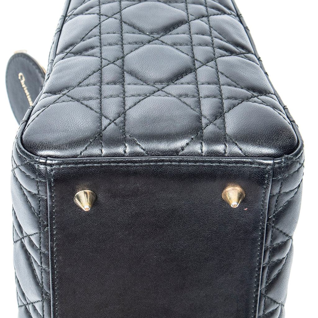 Bolso de hombro mediano Lady Dior con cremallera de piel de cordero Cannage negra