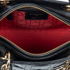 Bolso de hombro mediano Lady Dior con cremallera de piel de cordero Cannage negra