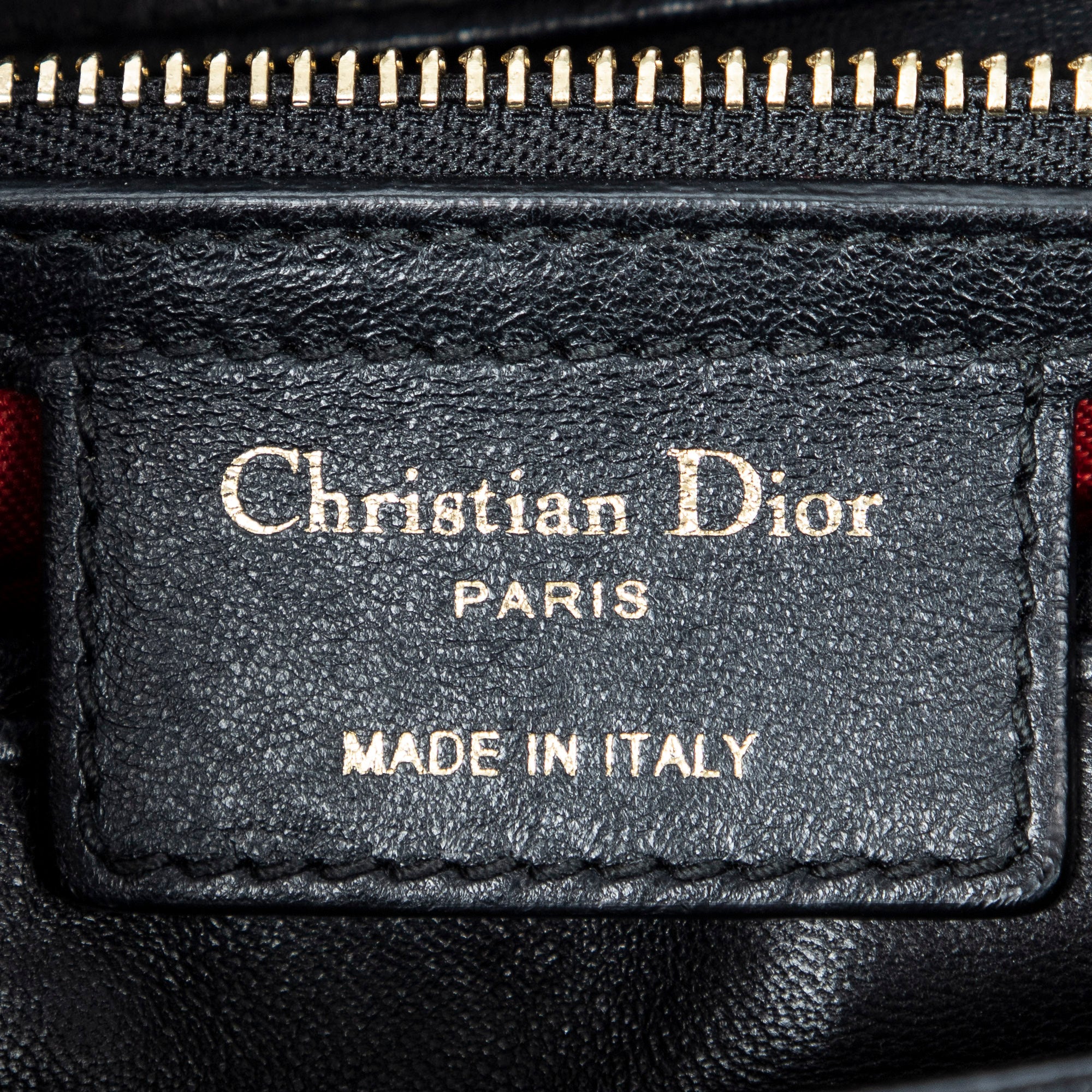 Bolso de hombro mediano Lady Dior con cremallera de piel de cordero Cannage negra