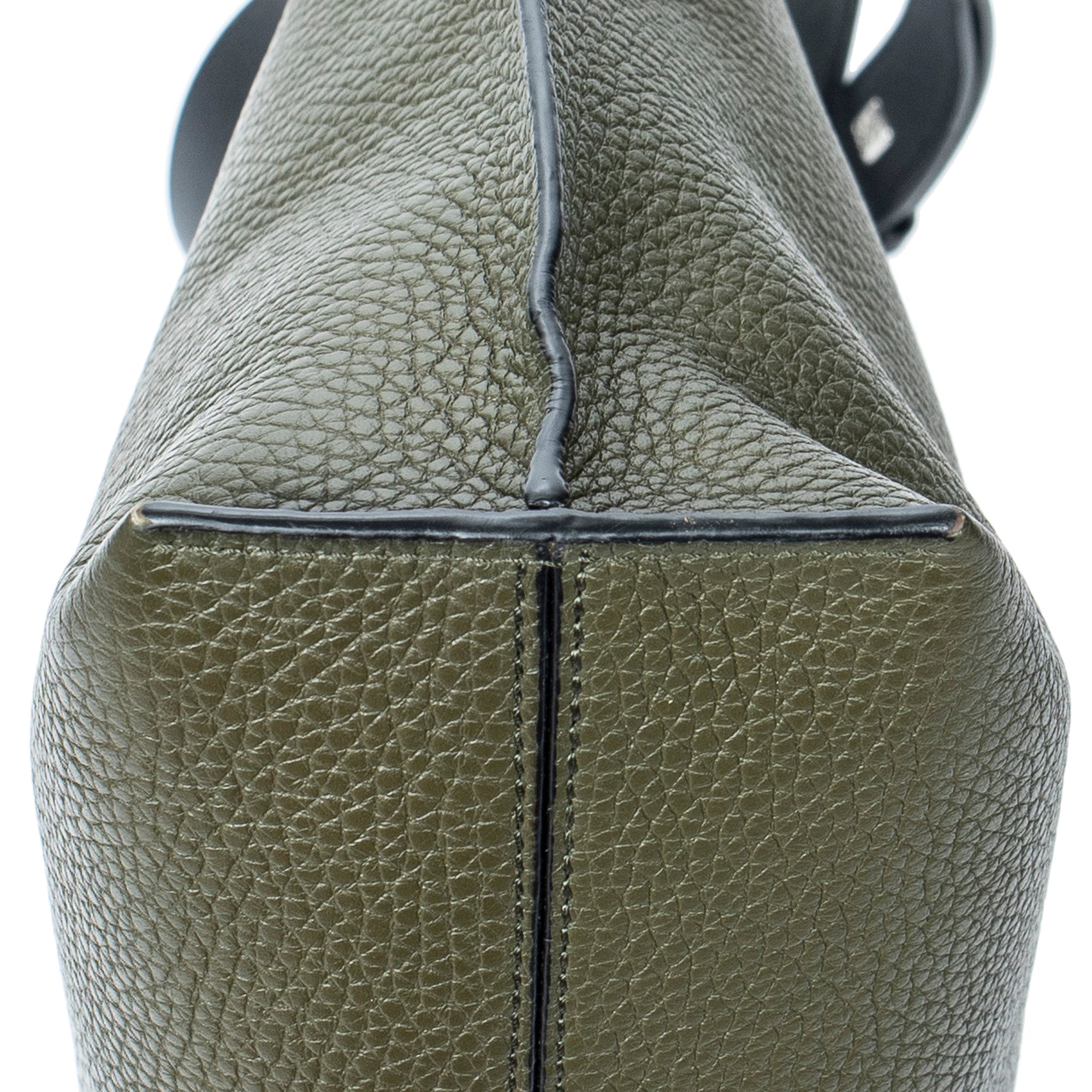 Shoulder Bag Medium T Messenger Green Grained Calfskin Leather