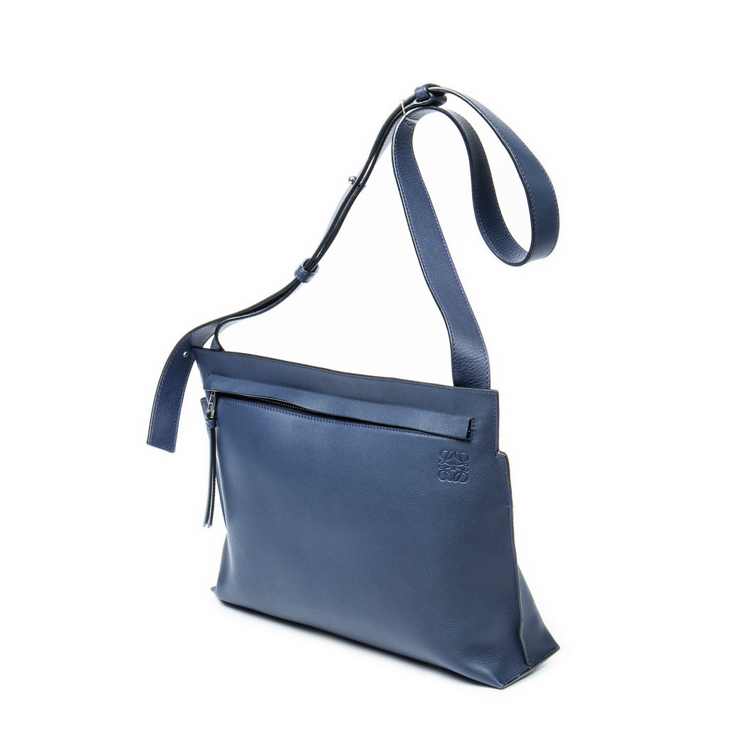 Shoulder Bag Medium T Messenger Navy Calfskin Leather