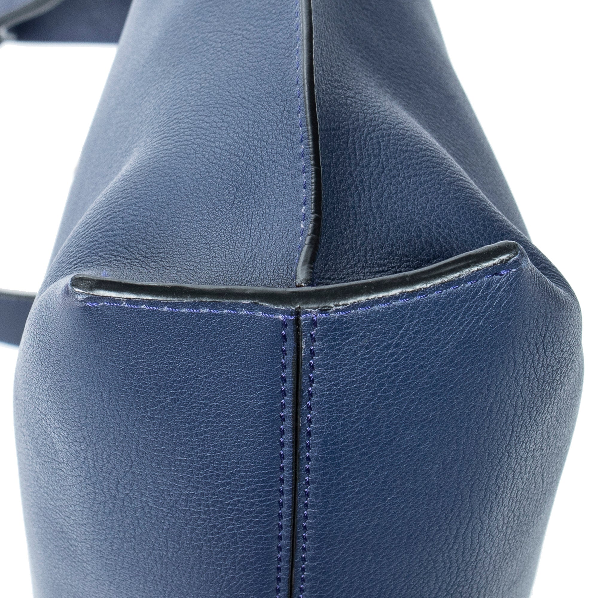 Shoulder Bag Medium T Messenger Navy Calfskin Leather