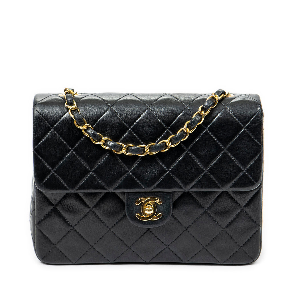 Bolso de Hombro Mini Clásico Solapa Recta Cuero de Cordero Acolchado Negro