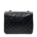Bolso de Hombro Mini Clásico Solapa Recta Cuero de Cordero Acolchado Negro