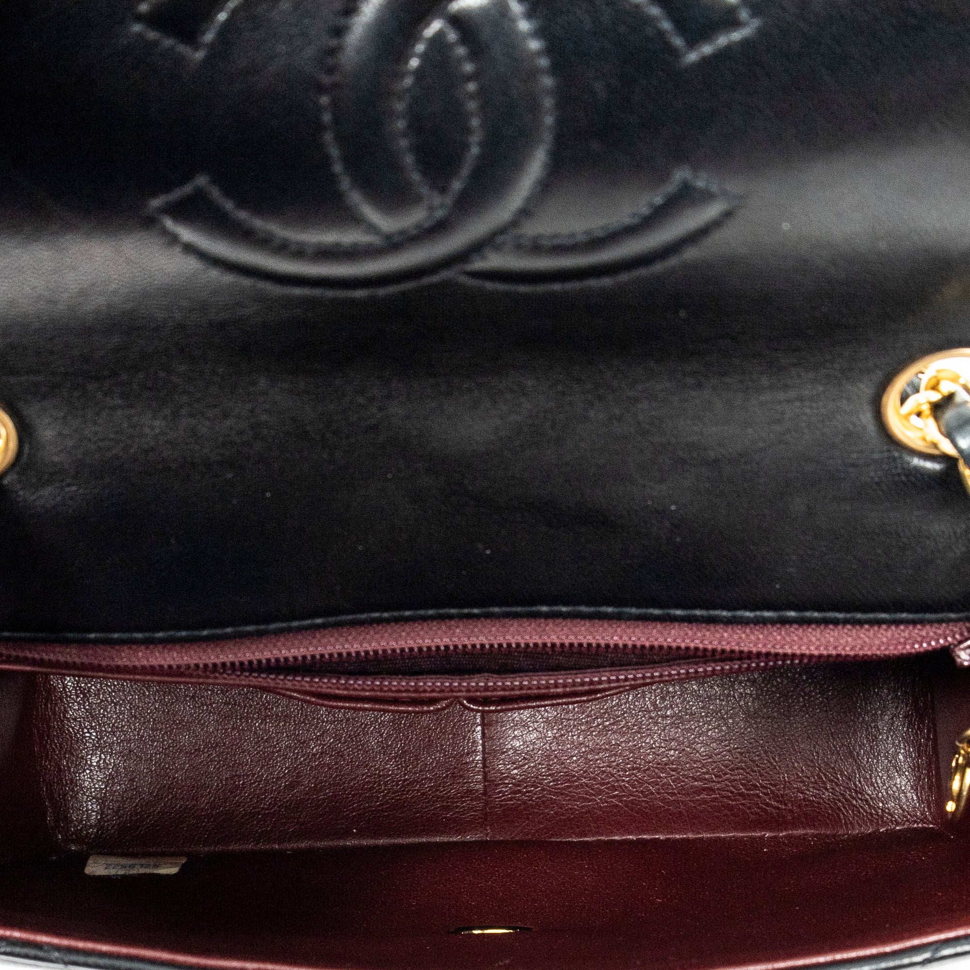 Bolso de Hombro Mini Clásico Solapa Recta Cuero de Cordero Acolchado Negro