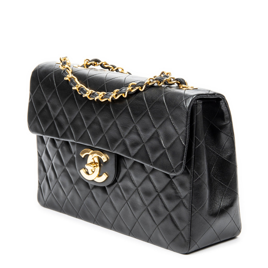 Bolso de Hombro Maxi Jumbo XL con Solapa de Piel de Cordero Acolchada Negra