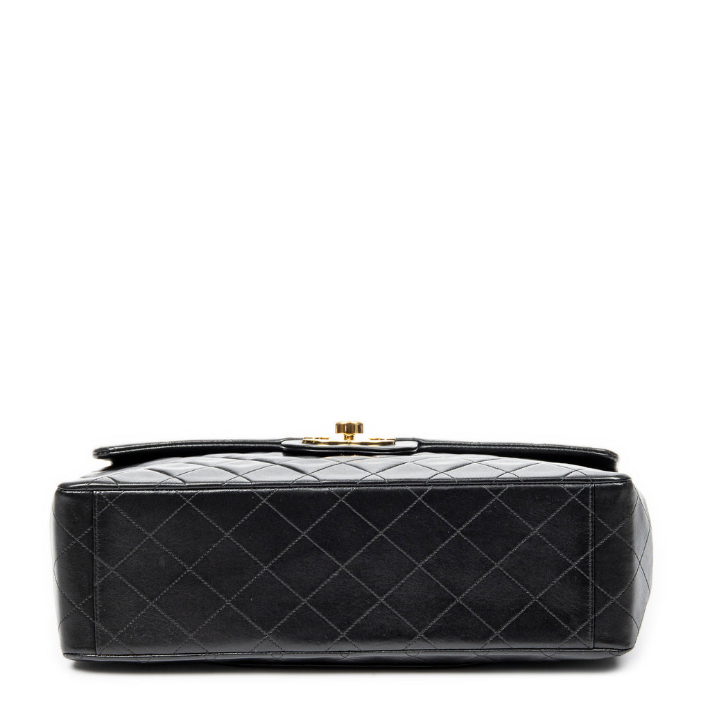 Bolso de Hombro Maxi Jumbo XL con Solapa de Piel de Cordero Acolchada Negra
