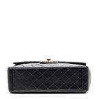 Bolso de Hombro Maxi Jumbo XL con Solapa de Piel de Cordero Acolchada Negra