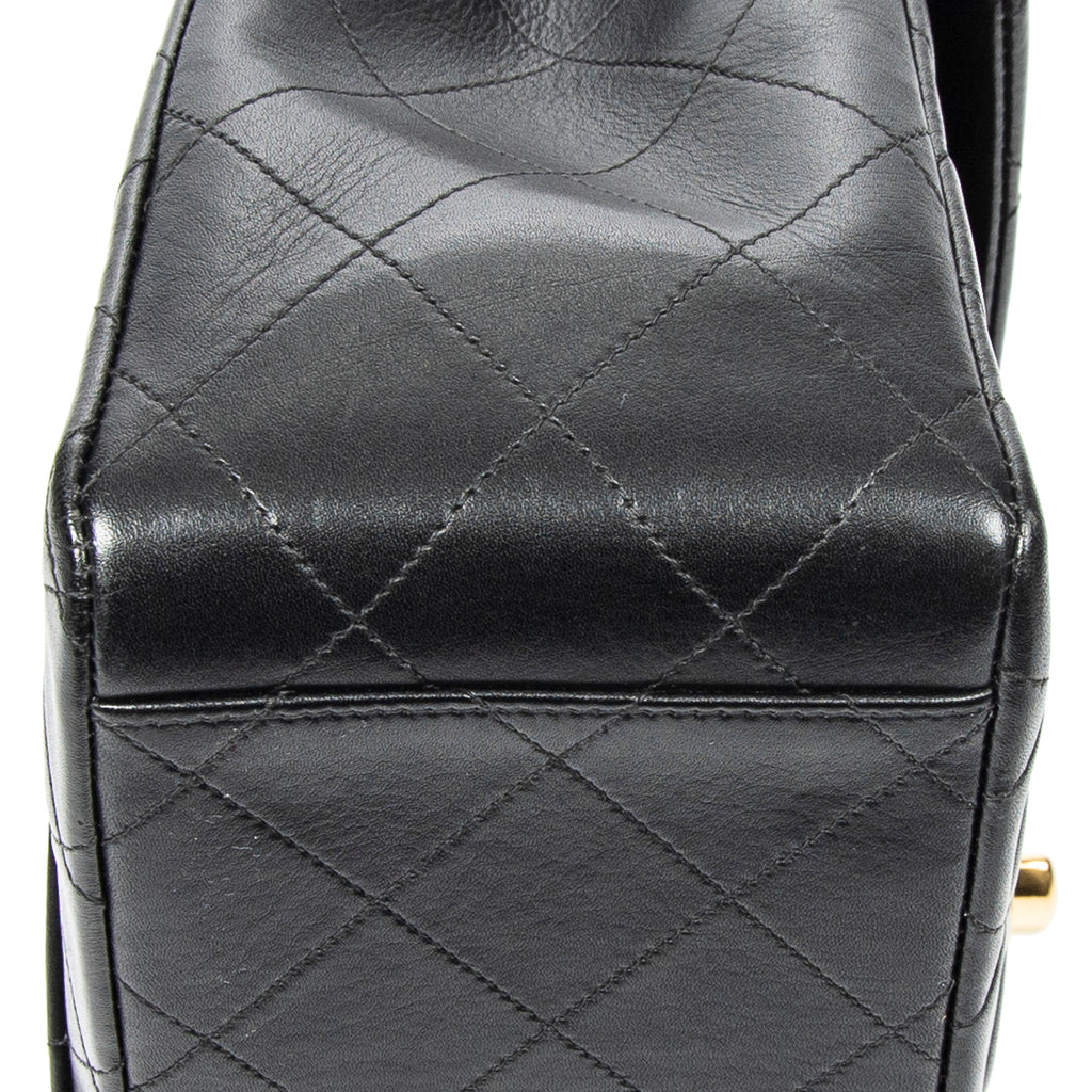 Bolso de Hombro Maxi Jumbo XL con Solapa de Piel de Cordero Acolchada Negra