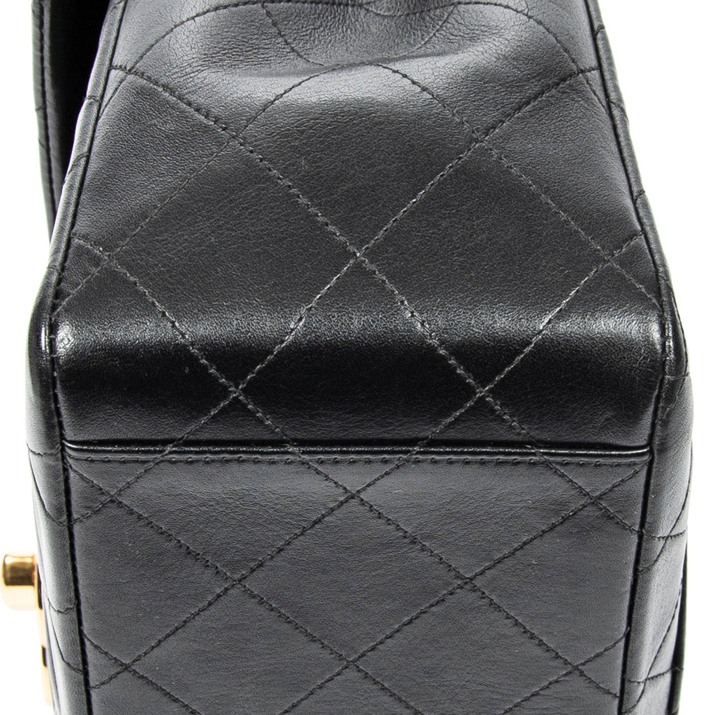 Bolso de Hombro Maxi Jumbo XL con Solapa de Piel de Cordero Acolchada Negra