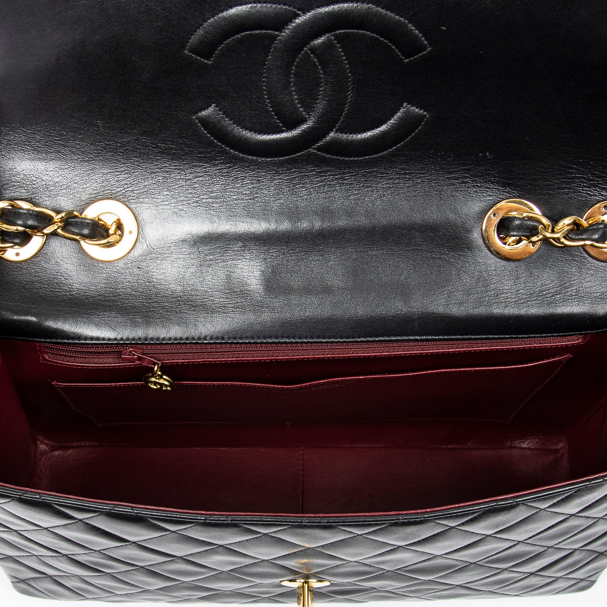 Bolso de Hombro Maxi Jumbo XL con Solapa de Piel de Cordero Acolchada Negra