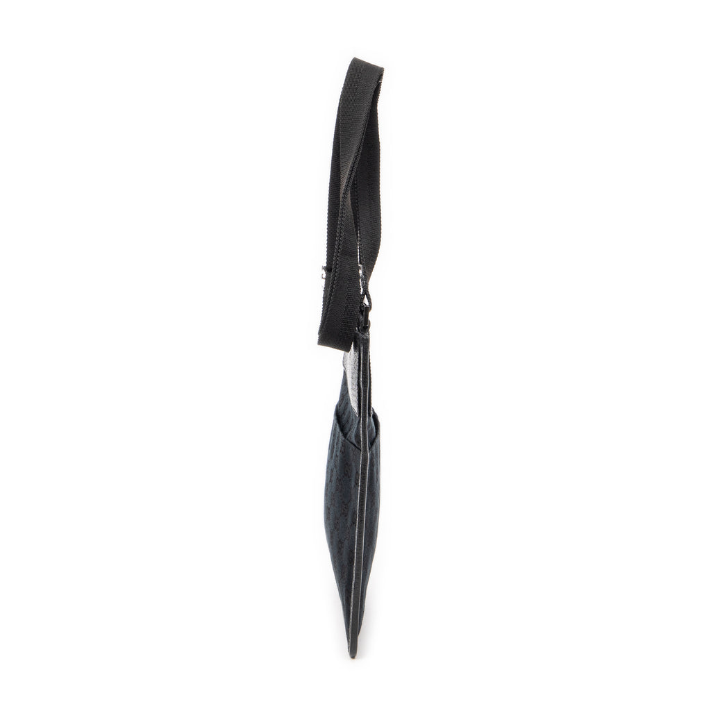 Bolso de Hombro Plano Pequeño Bandolera Lona Negra Monogramada