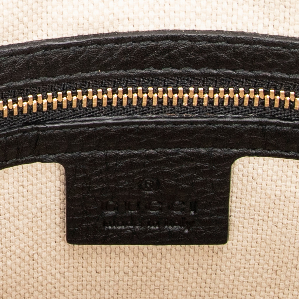 Bolso de mano Soho Tassel Tote Piel de becerro graneada negra