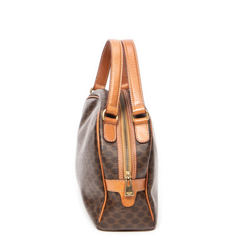 Bolso de mano con asa superior en forma de cúpula de lona recubierta de macadán marrón
