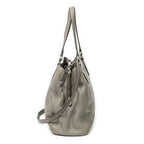 Bolso de hombro Tote con cremallera central de cuero de becerro granulado gris