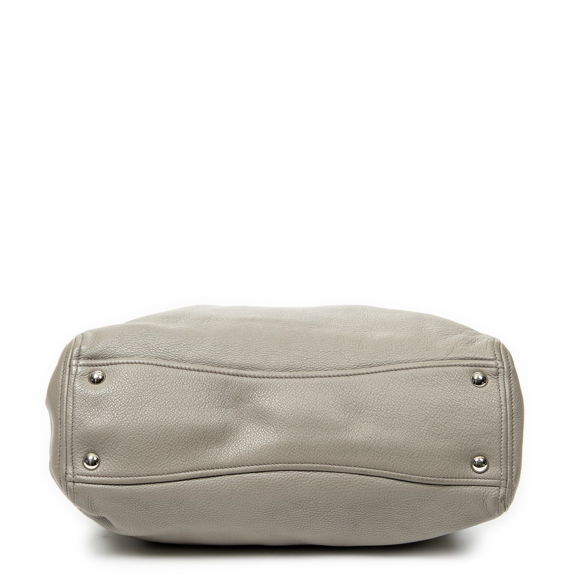 Bolso de hombro Tote con cremallera central de cuero de becerro granulado gris