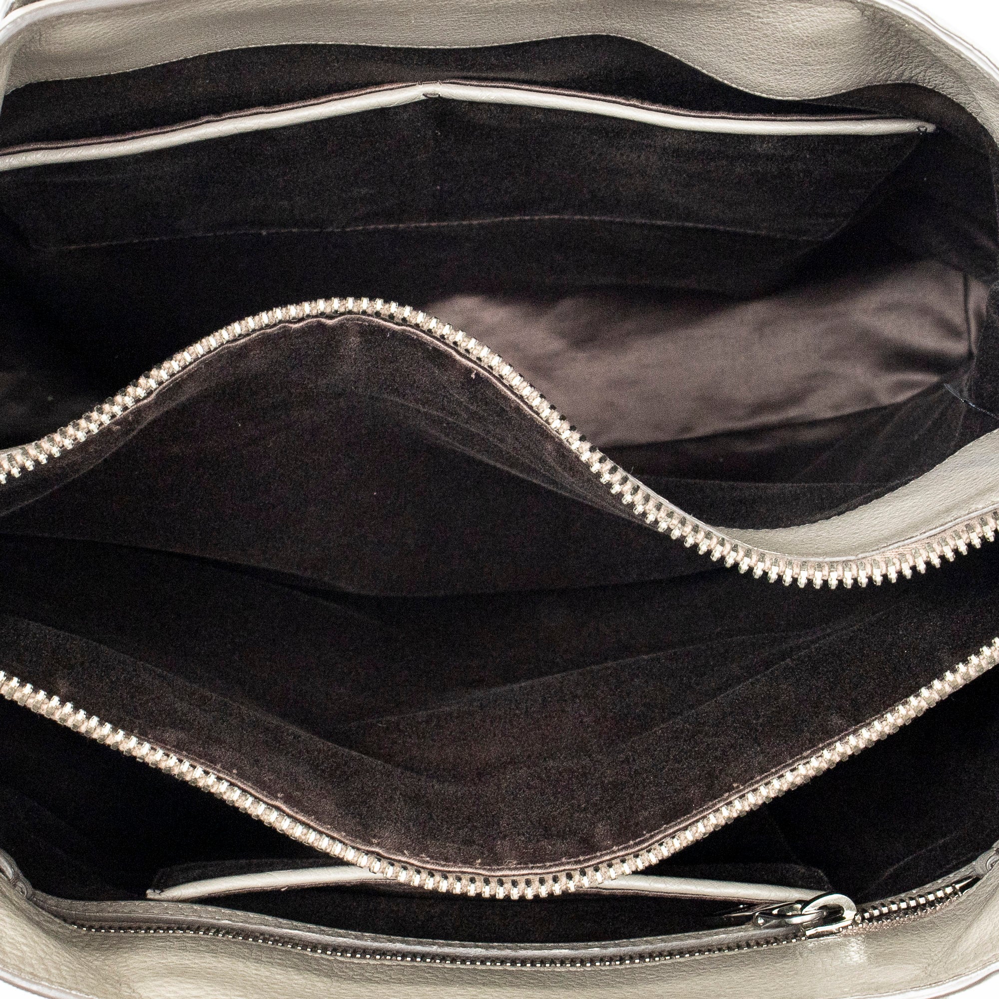 Bolso de hombro Tote con cremallera central de cuero de becerro granulado gris