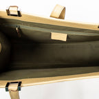 Bolso de hombro Jackie Tote cuadrado de piel de becerro graneada beige
