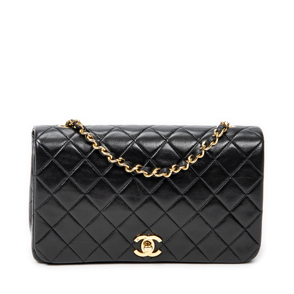 Bolso de hombro Mademoiselle Full Flap de cuero de cordero acolchado negro