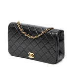Bolso de hombro Mademoiselle Full Flap de cuero de cordero acolchado negro