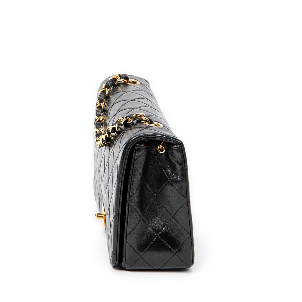 Bolso de hombro Mademoiselle Full Flap de cuero de cordero acolchado negro
