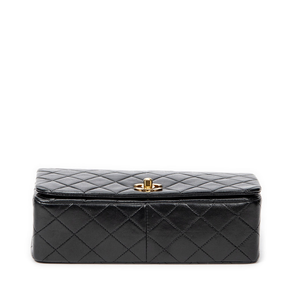 Bolso de hombro Mademoiselle Full Flap de cuero de cordero acolchado negro