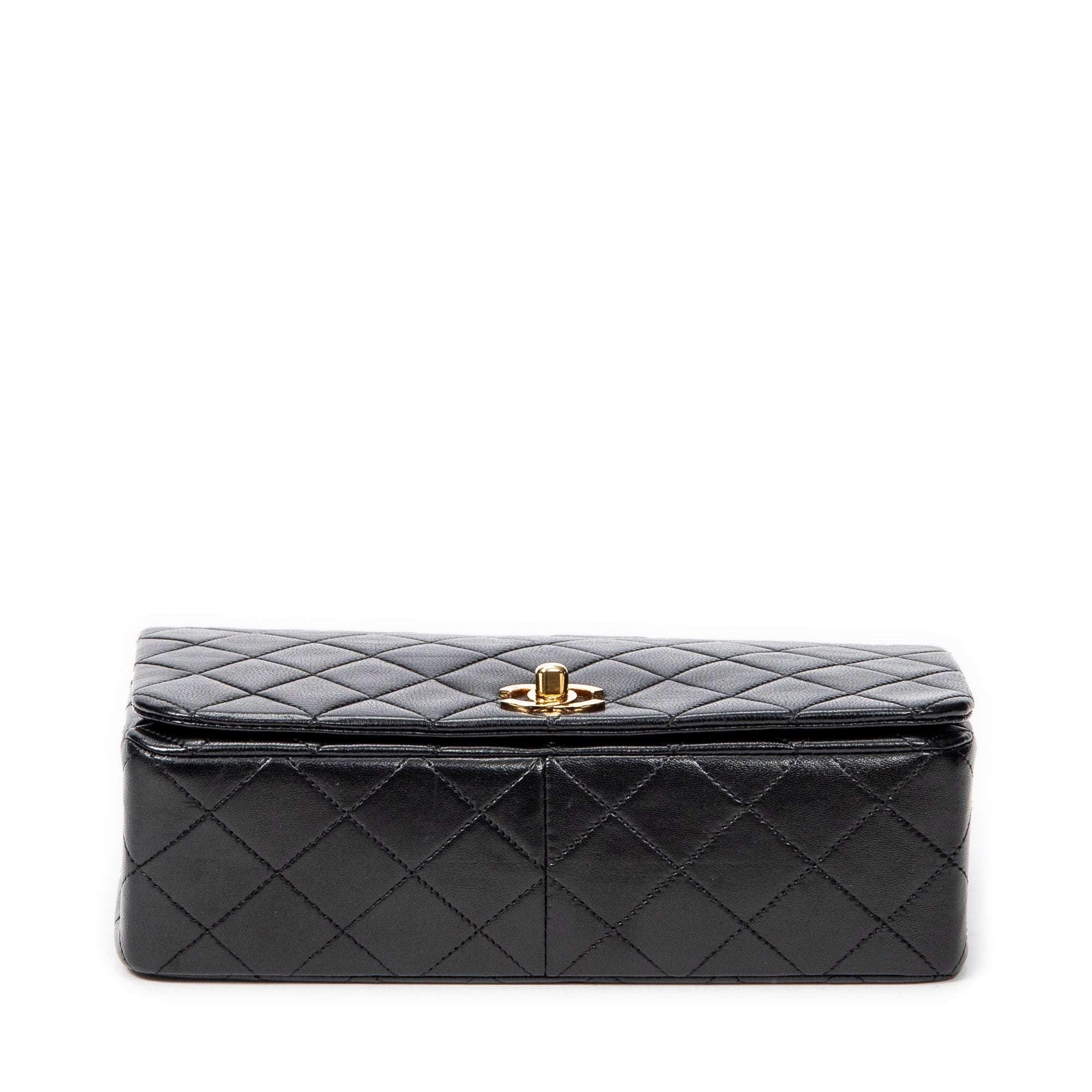 Bolso de hombro Mademoiselle Full Flap de cuero de cordero acolchado negro