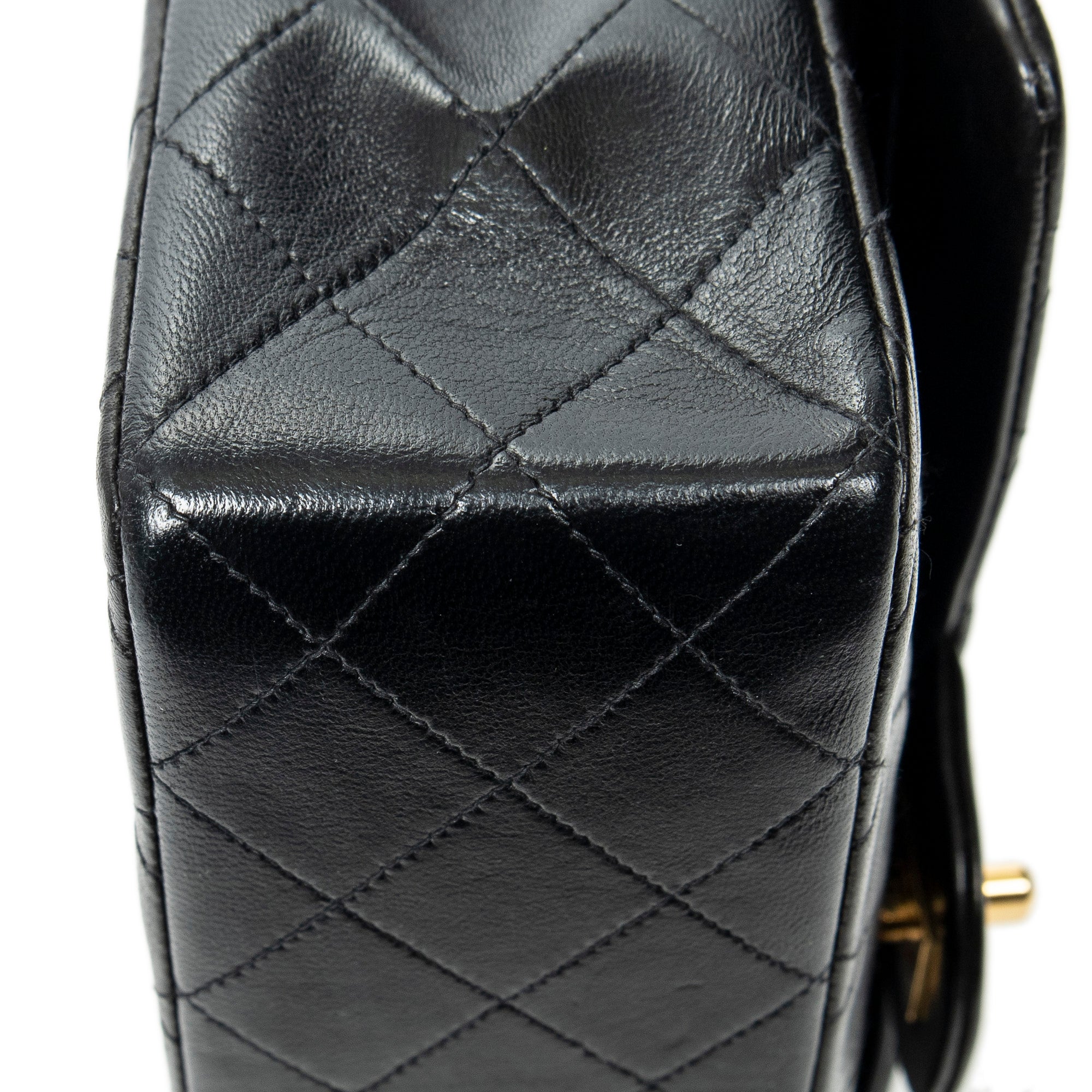 Shoulder bag Classic Double Flap 26 Black Quilted Lambskin Leather