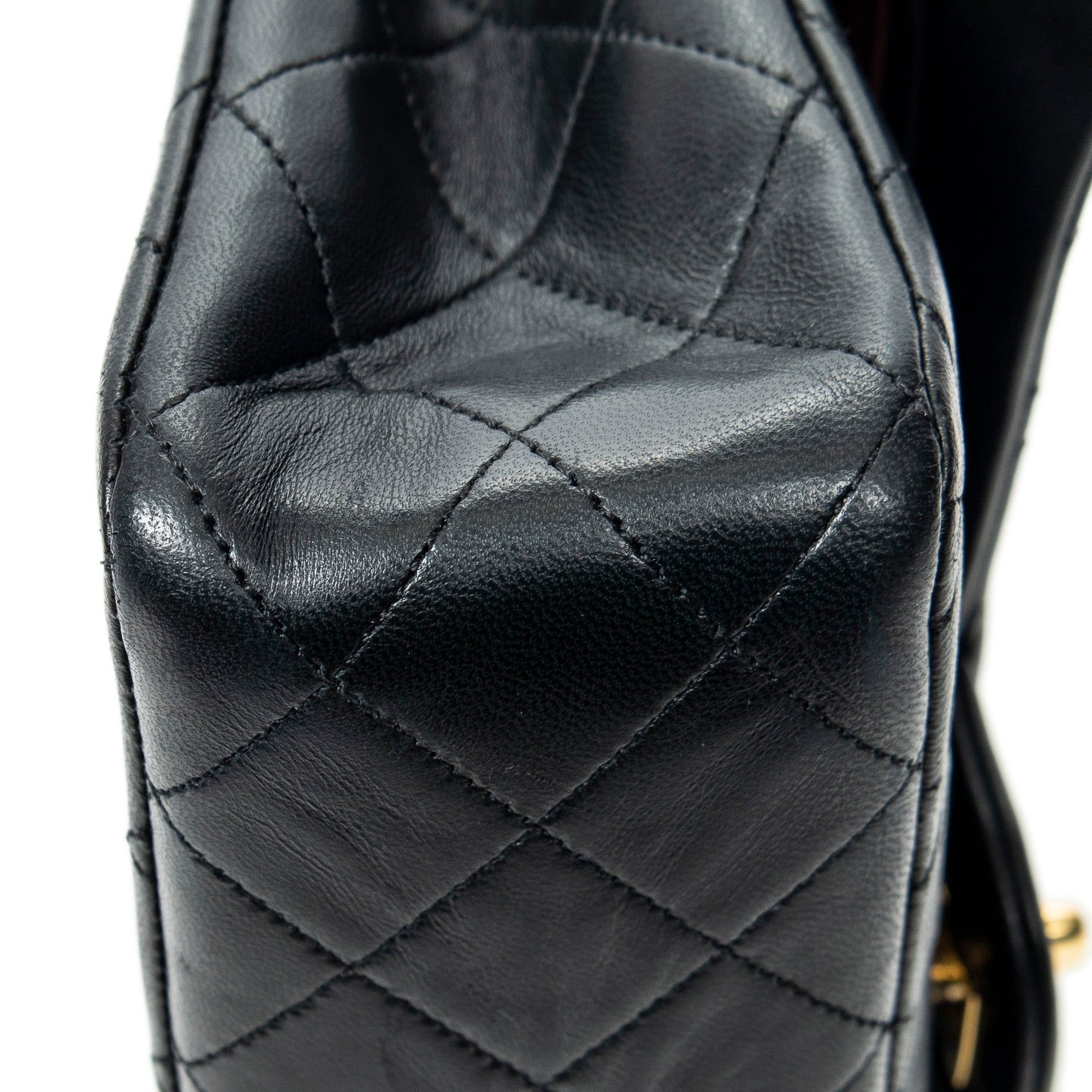 Shoulder bag Classic Double Flap 26 Black Quilted Lambskin Leather