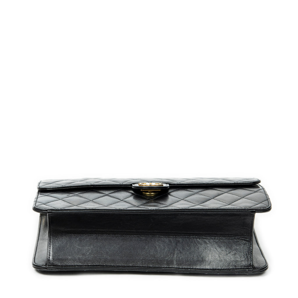 Bolso de hombro vintage con cierre de presión, solapa recta, piel de cordero acolchada negra