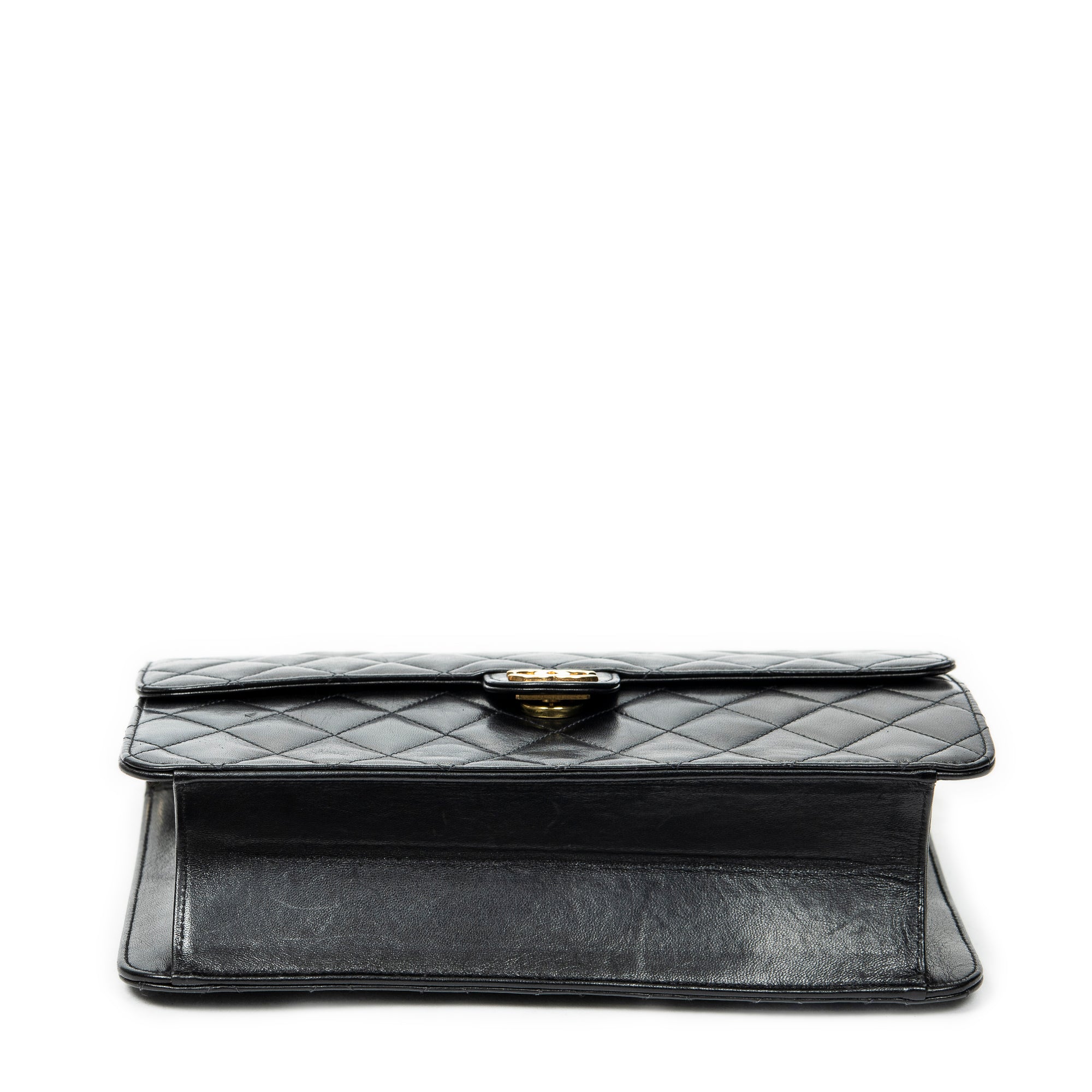 Bolso de hombro vintage con cierre de presión, solapa recta, piel de cordero acolchada negra