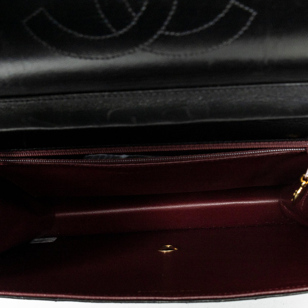 Bolso de hombro vintage con cierre de presión, solapa recta, piel de cordero acolchada negra