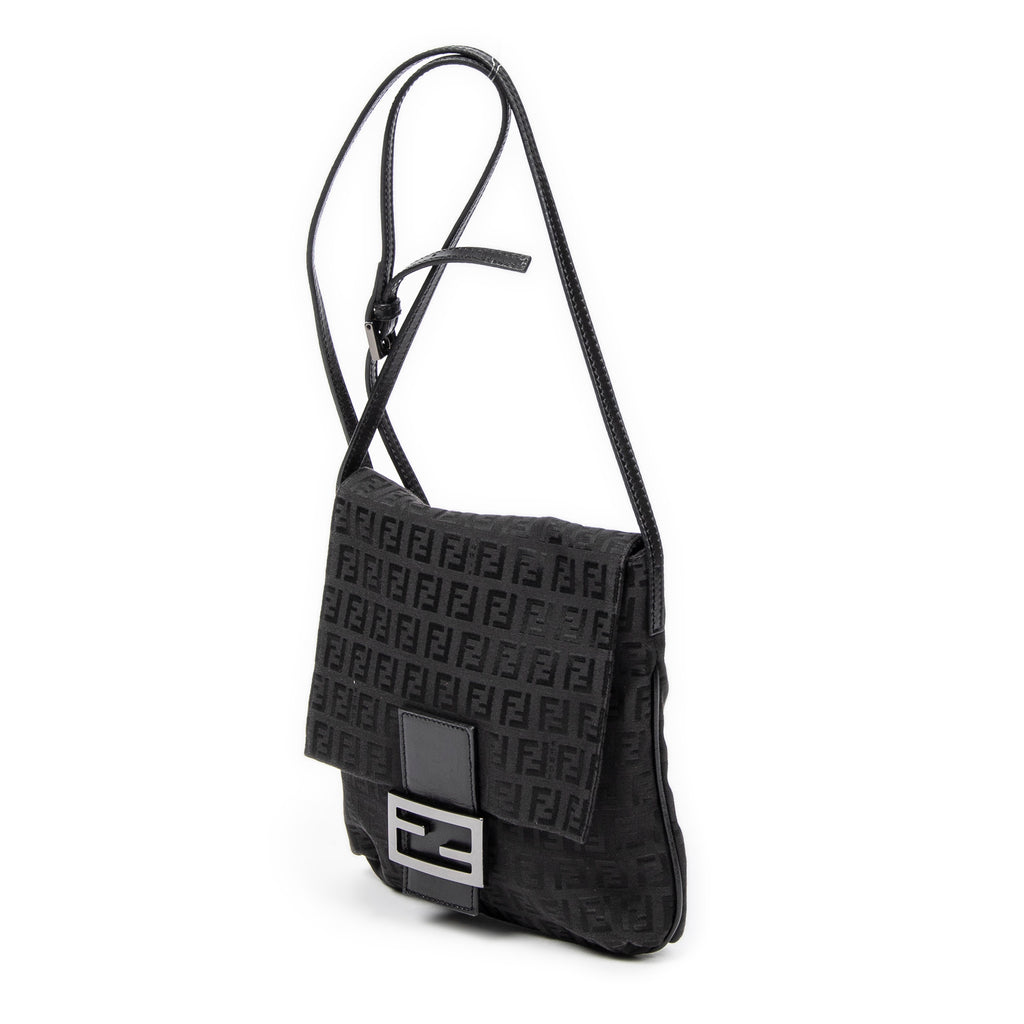 Bolso de hombro con solapa pequeña y bandolera de lona Zucchino negra