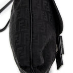 Bolso de hombro con solapa pequeña y bandolera de lona Zucchino negra