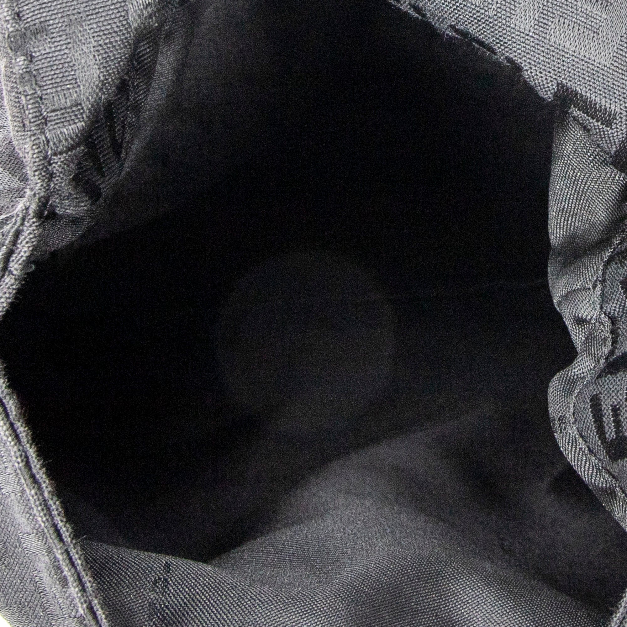 Bolso de hombro con solapa pequeña y bandolera de lona Zucchino negra