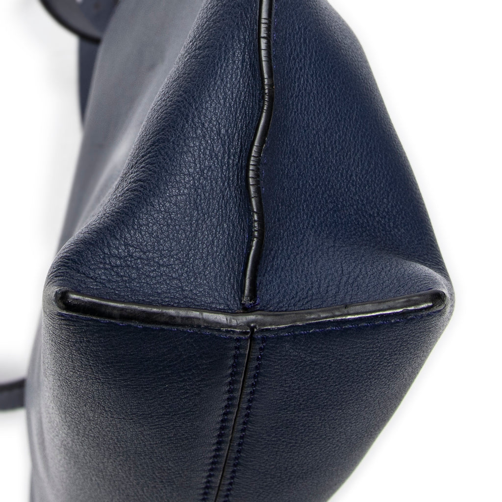 Shoulder Bag Medium T Messenger Navy Calfskin Leather