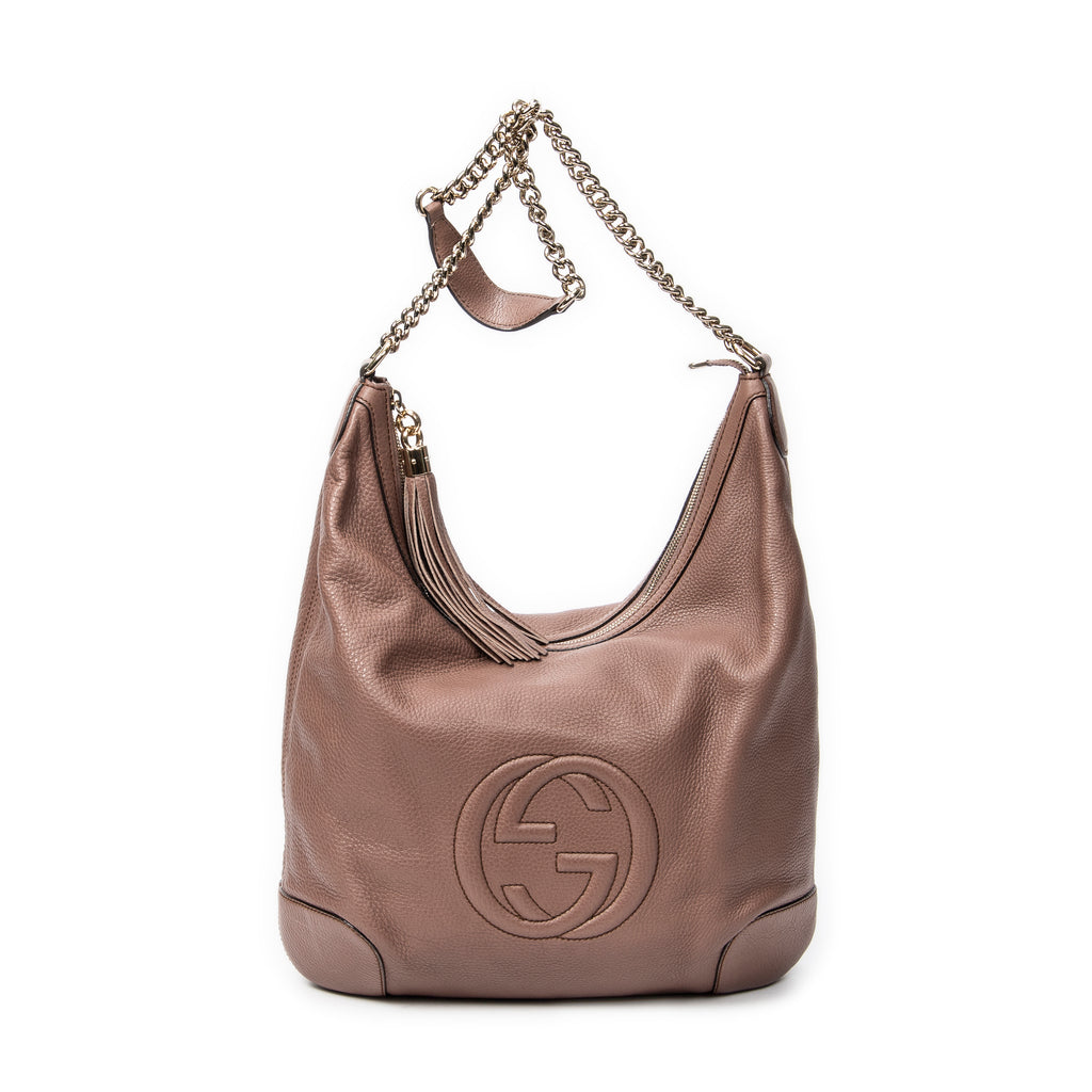 Bolso de hombro Soho con cadena, borla y piel de becerro granulada beige