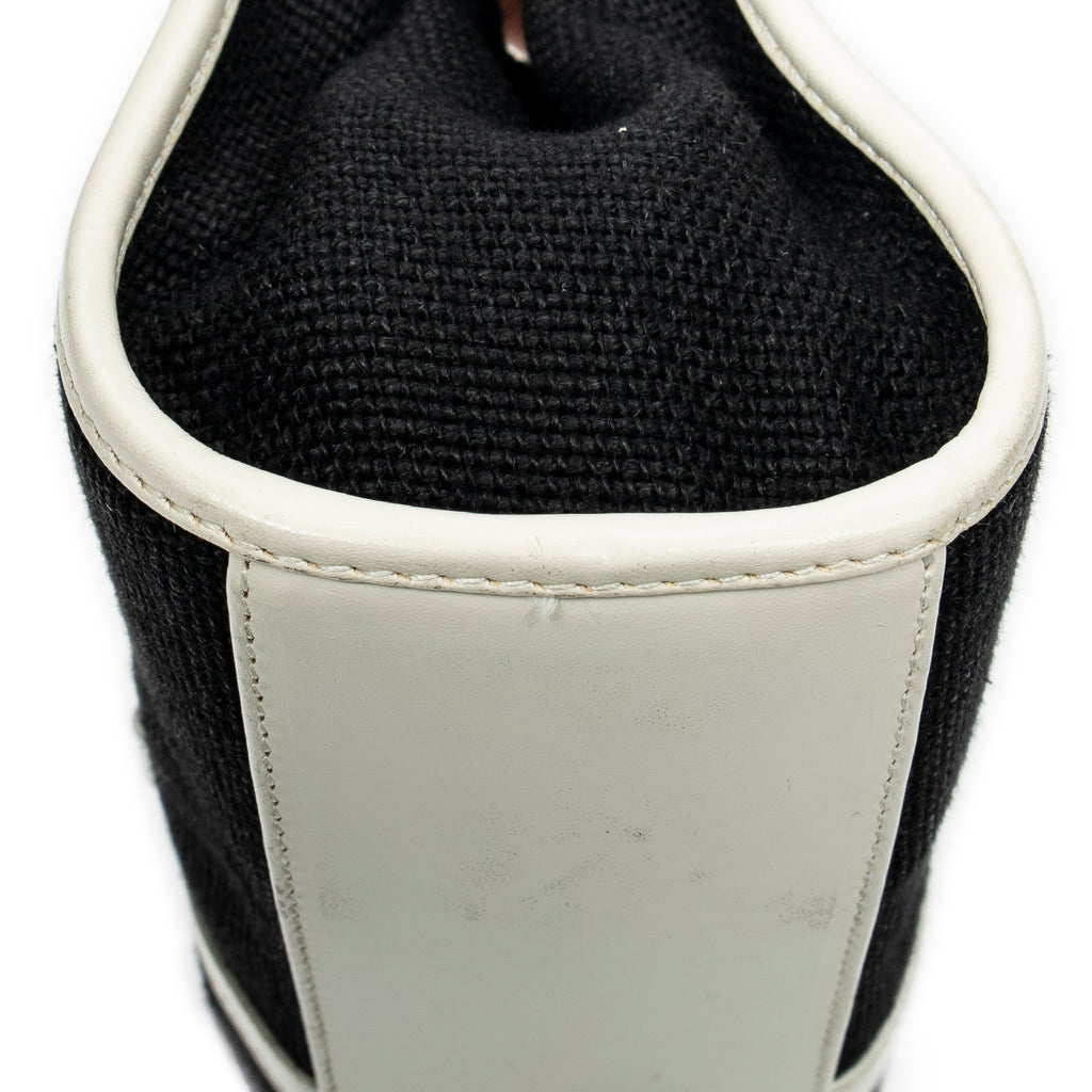 Bolso de hombro pequeño Bardot de lona negra