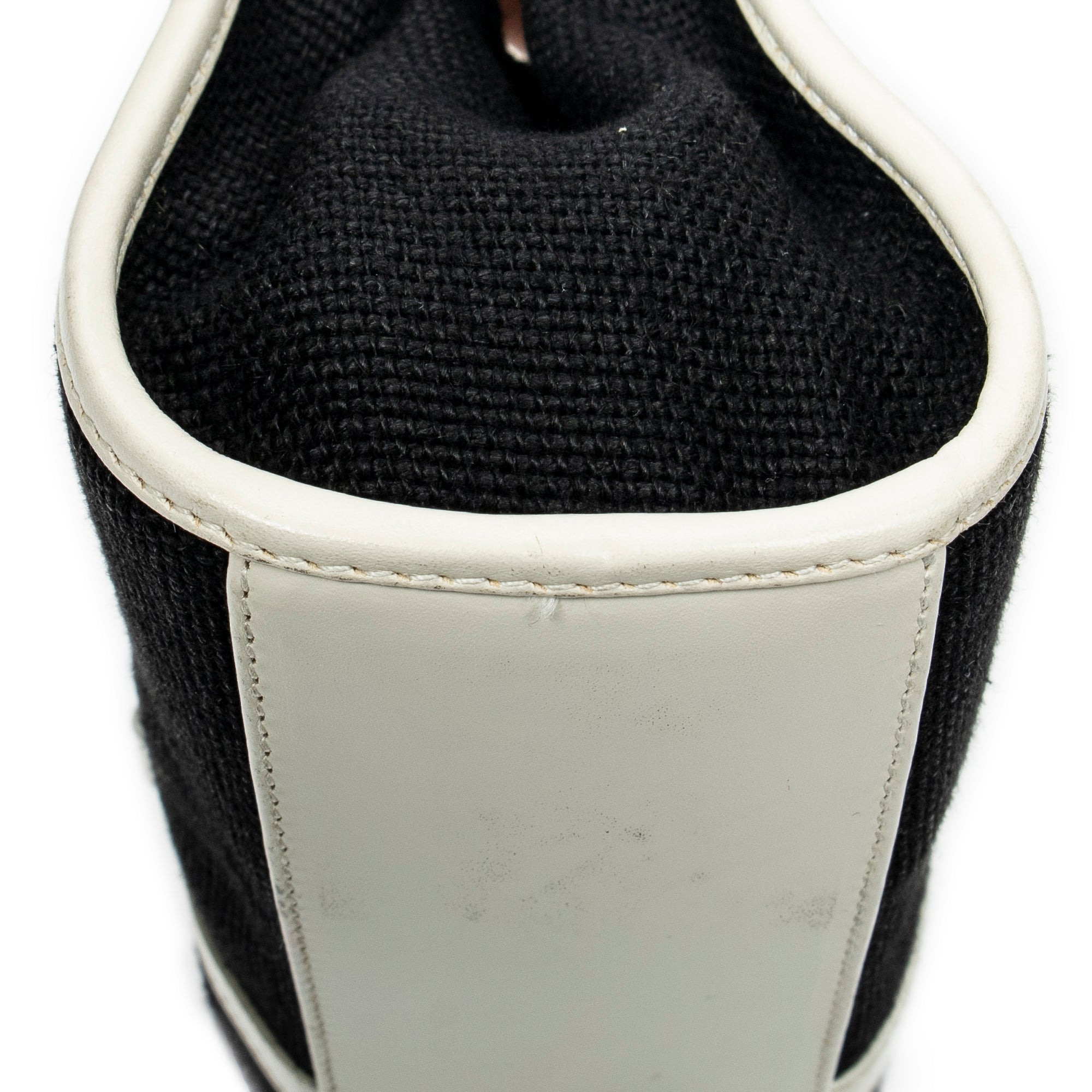 Bolso de hombro pequeño Bardot de lona negra