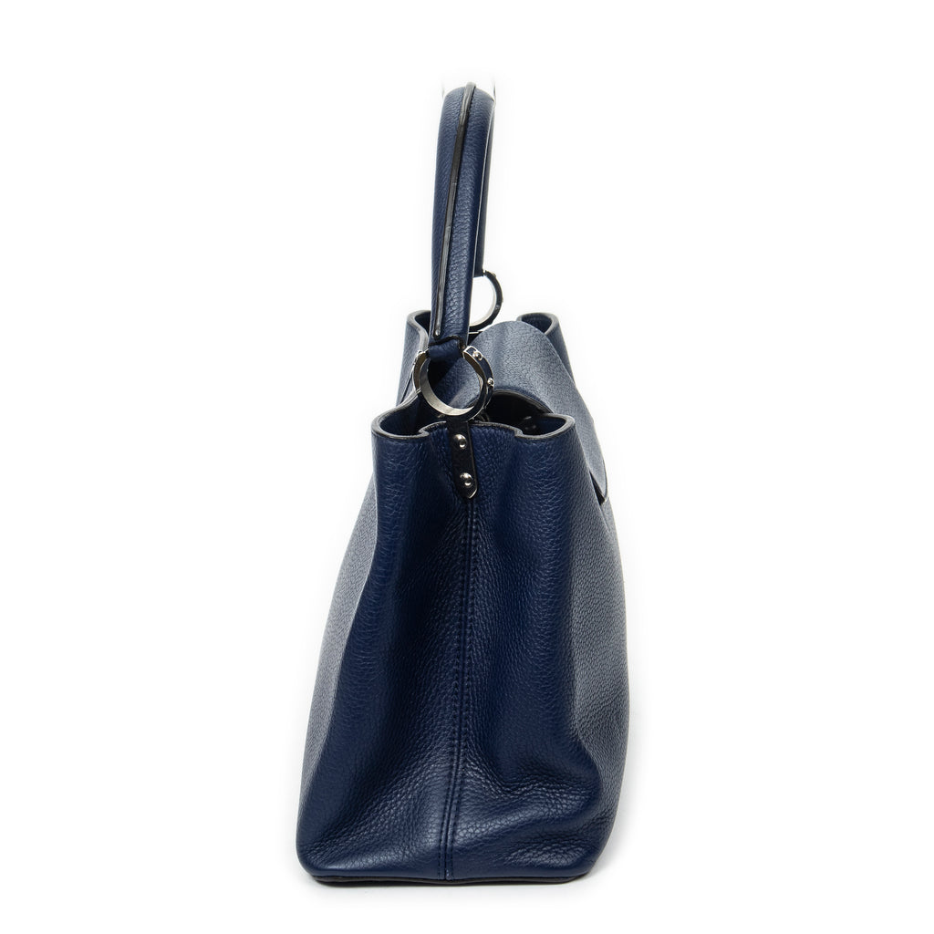 Handbag Capucines MM Navy Taurillon Clemence Leather