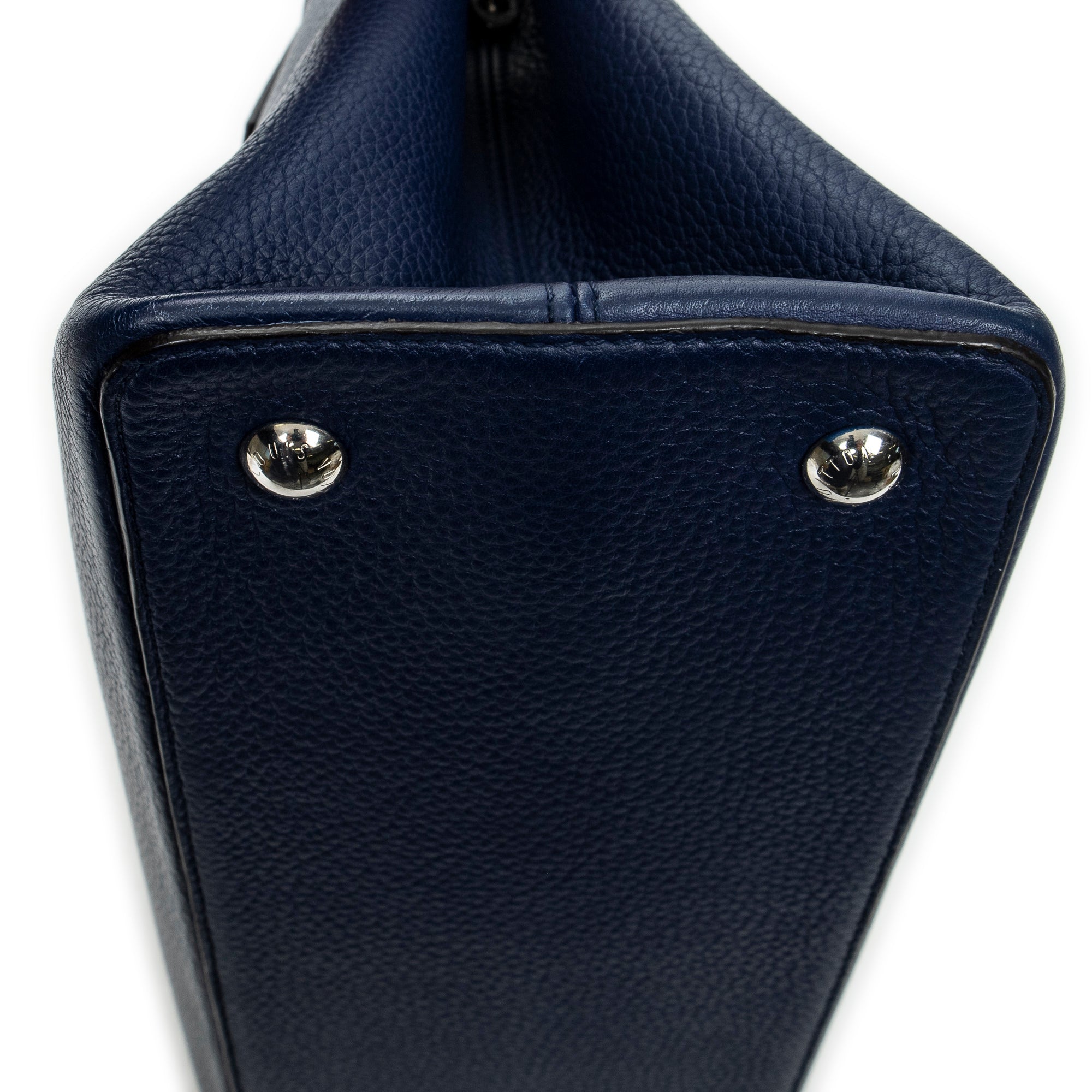 Handbag Capucines MM Navy Taurillon Clemence Leather