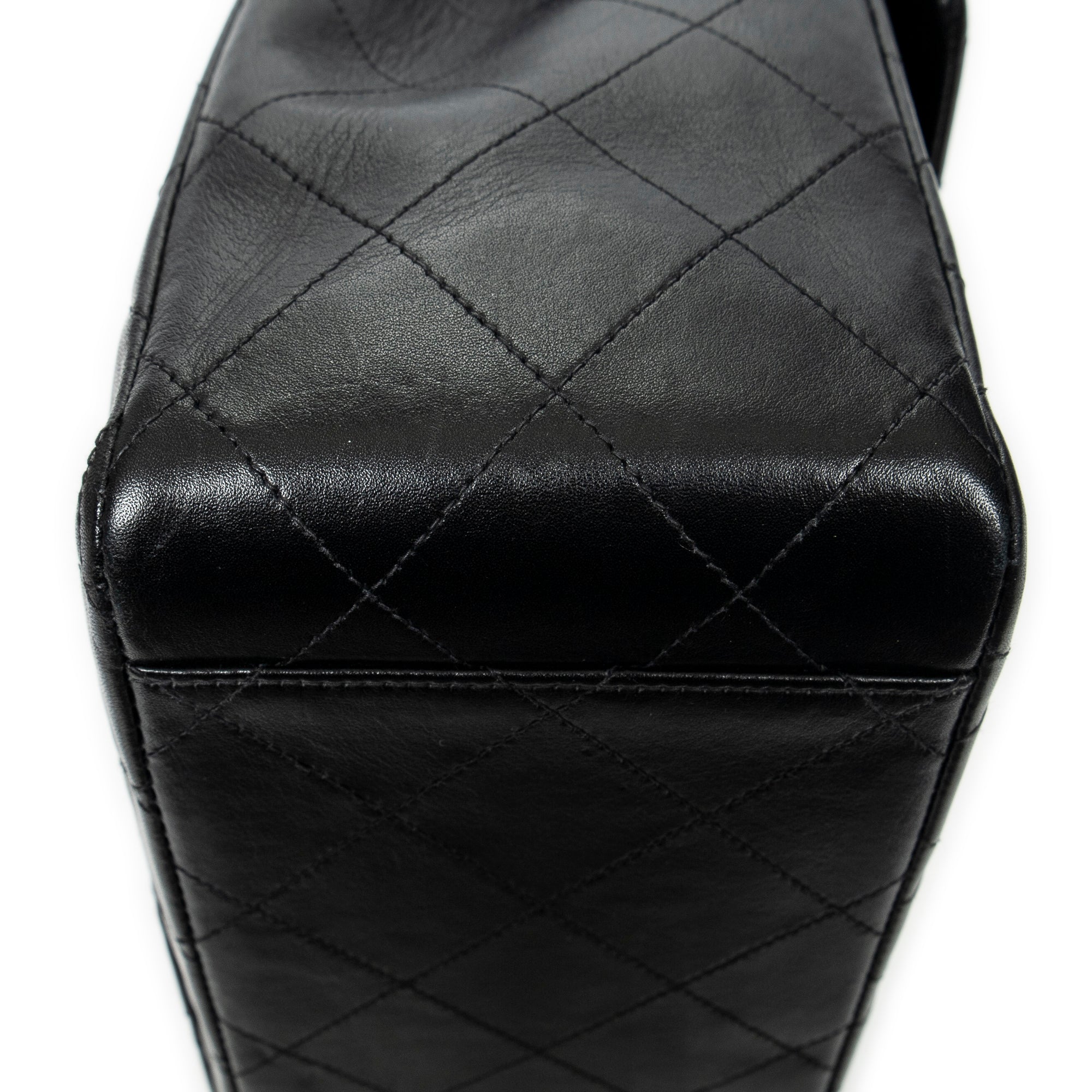 Chanel - Maxi Jumbo XL à rabat - Noir