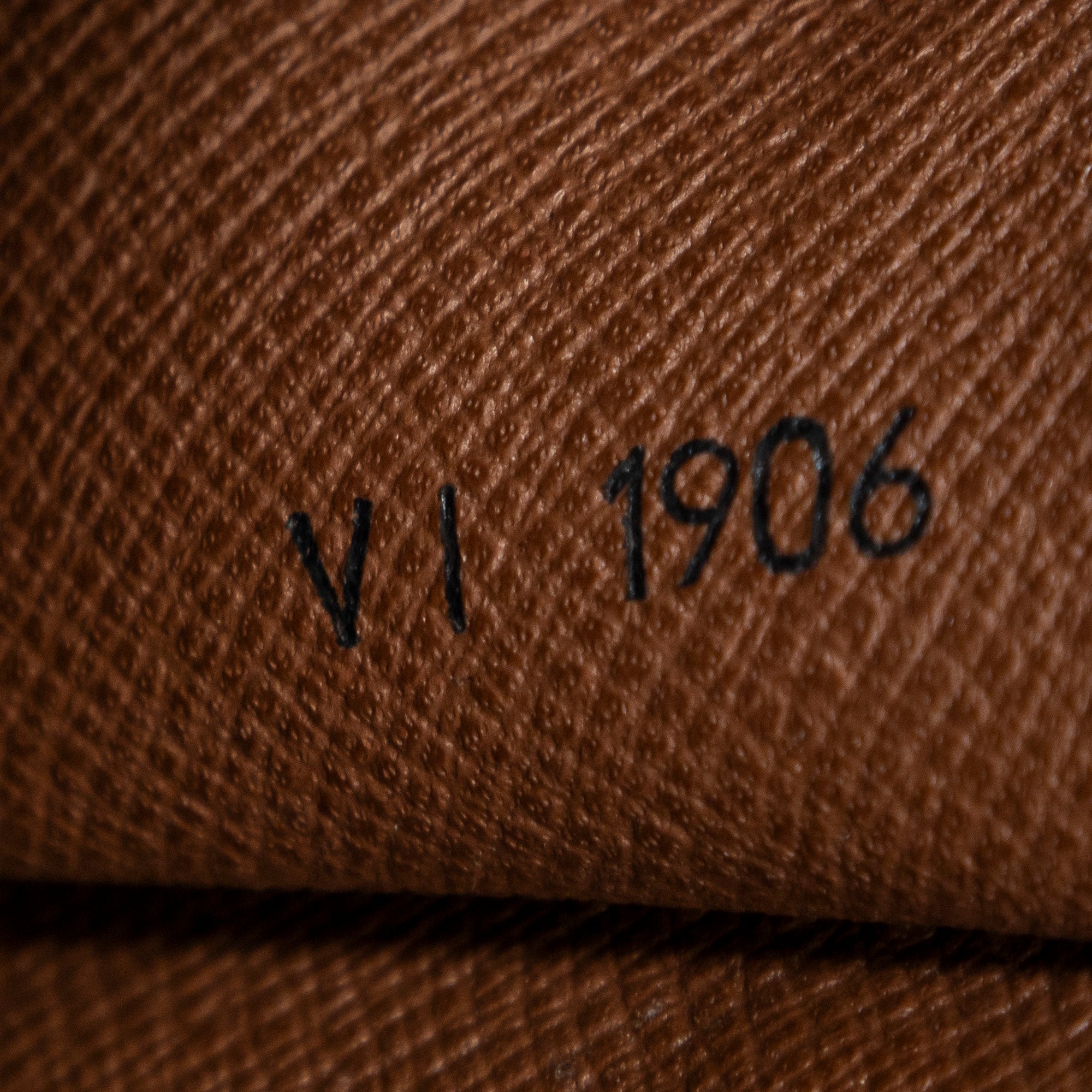 Louis Vuitton - Porte Documents - Or