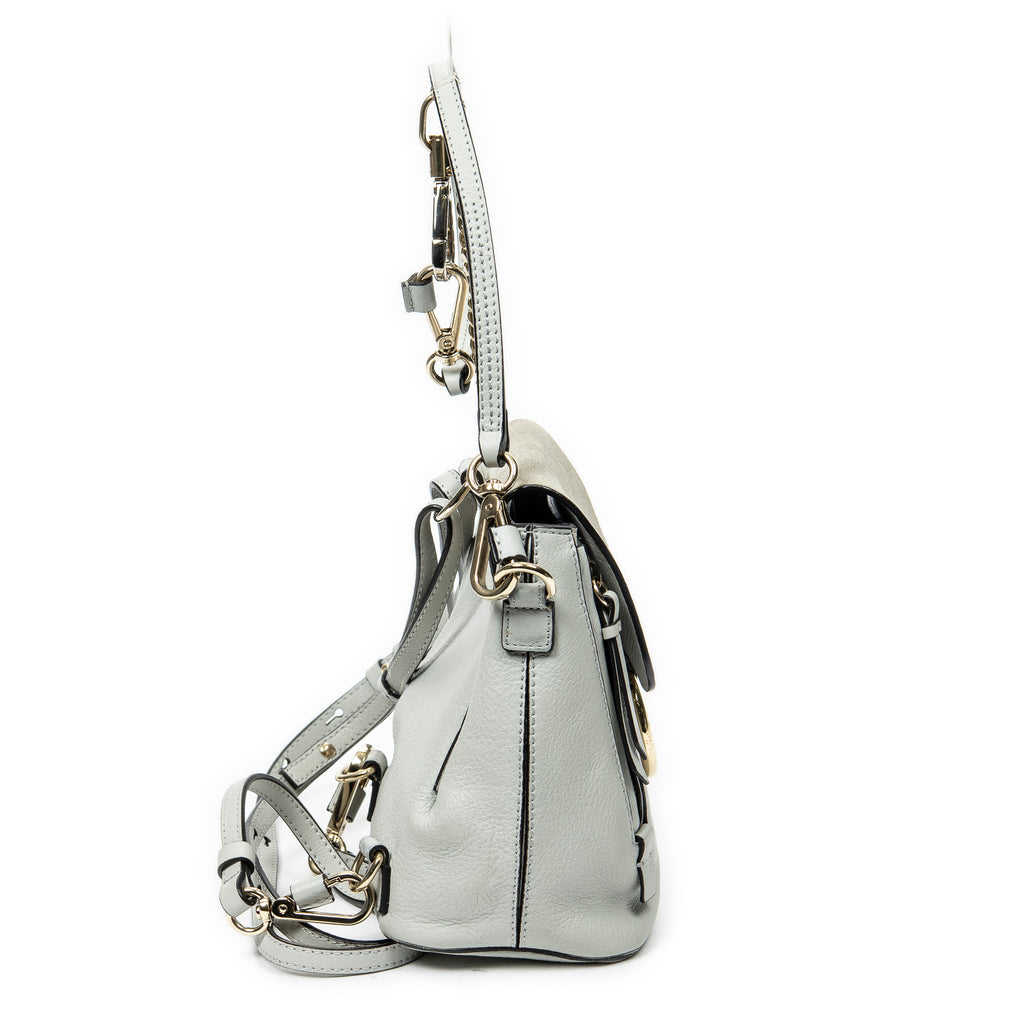 Mochila Pequeña Faye de Piel de Becerro Azul Claro
