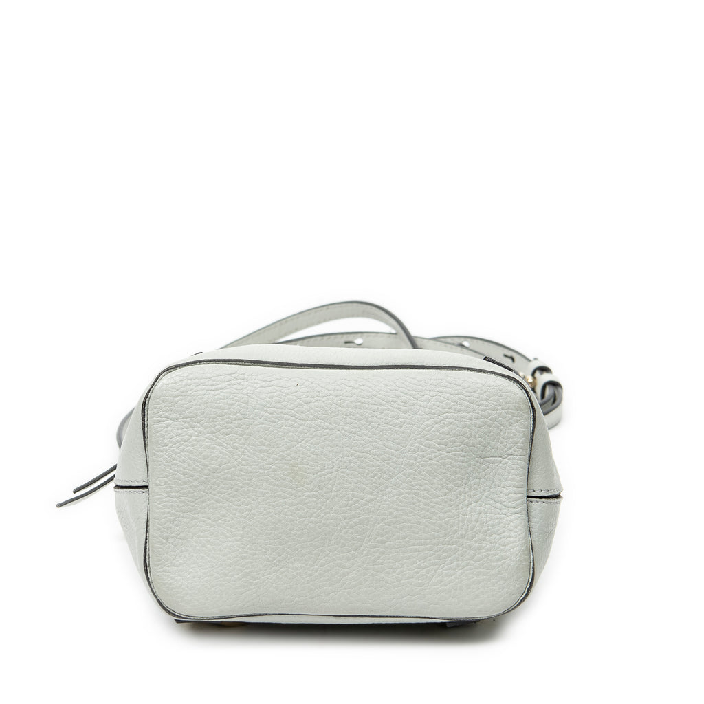 Mochila Pequeña Faye de Piel de Becerro Azul Claro