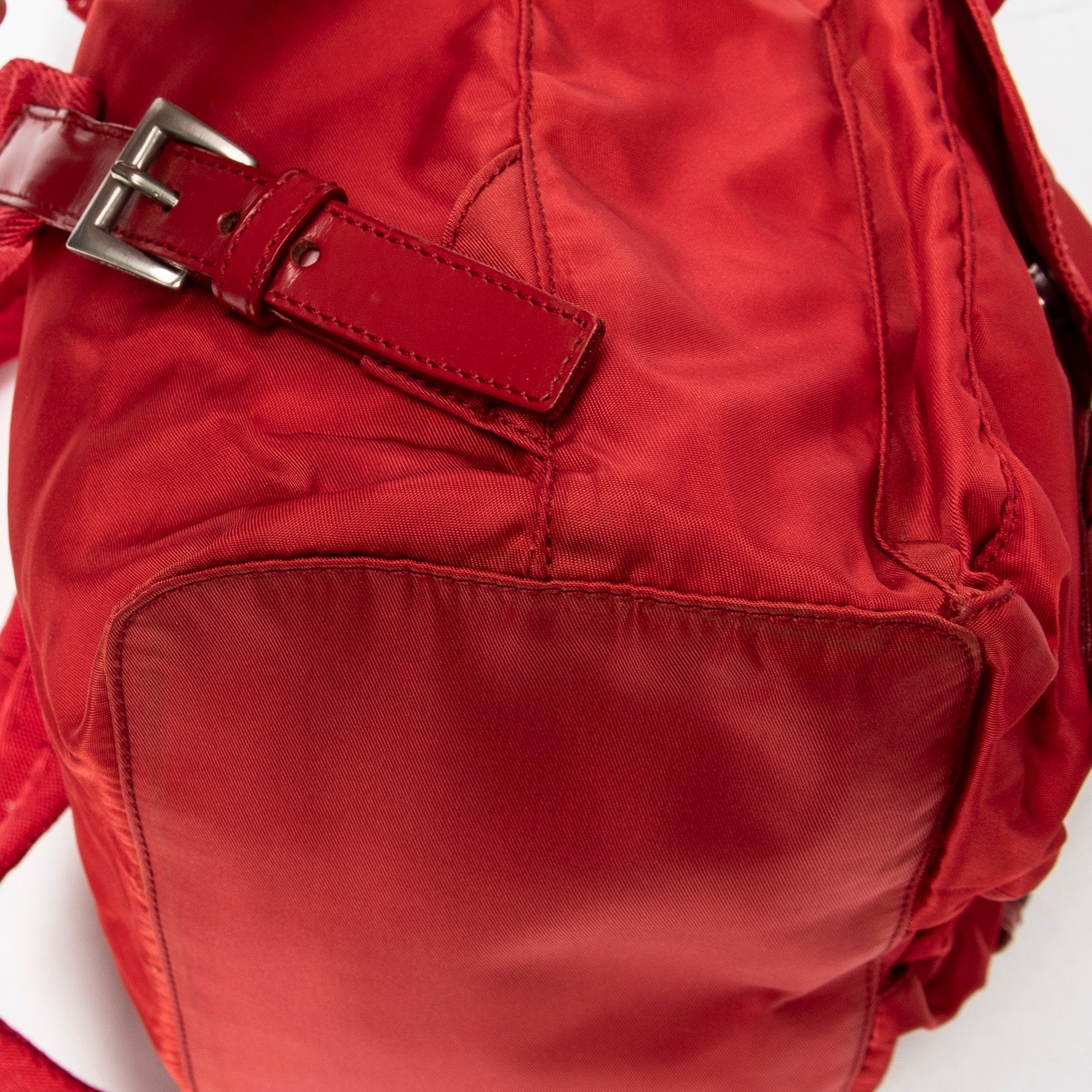 Mochila pequeña con cordón, de nailon y lona, color rojo