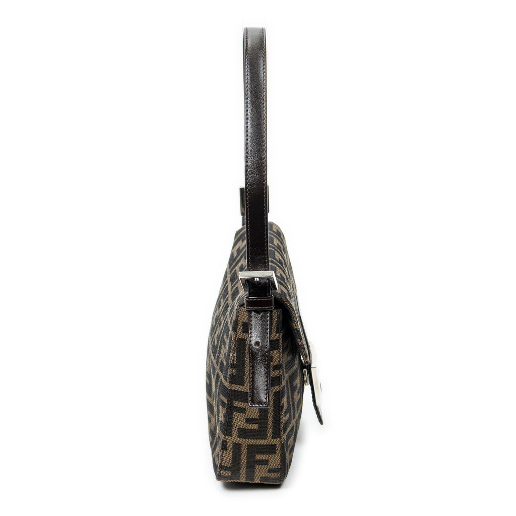 Bolso de Hombro Cuadrado con Solapa en Lona Zucca Color Canela