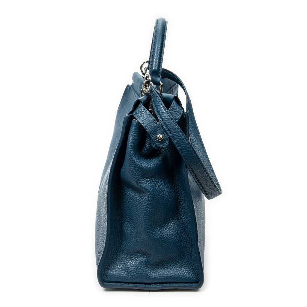 Bandolera grande Selleria Peekaboo de piel Selleria azul