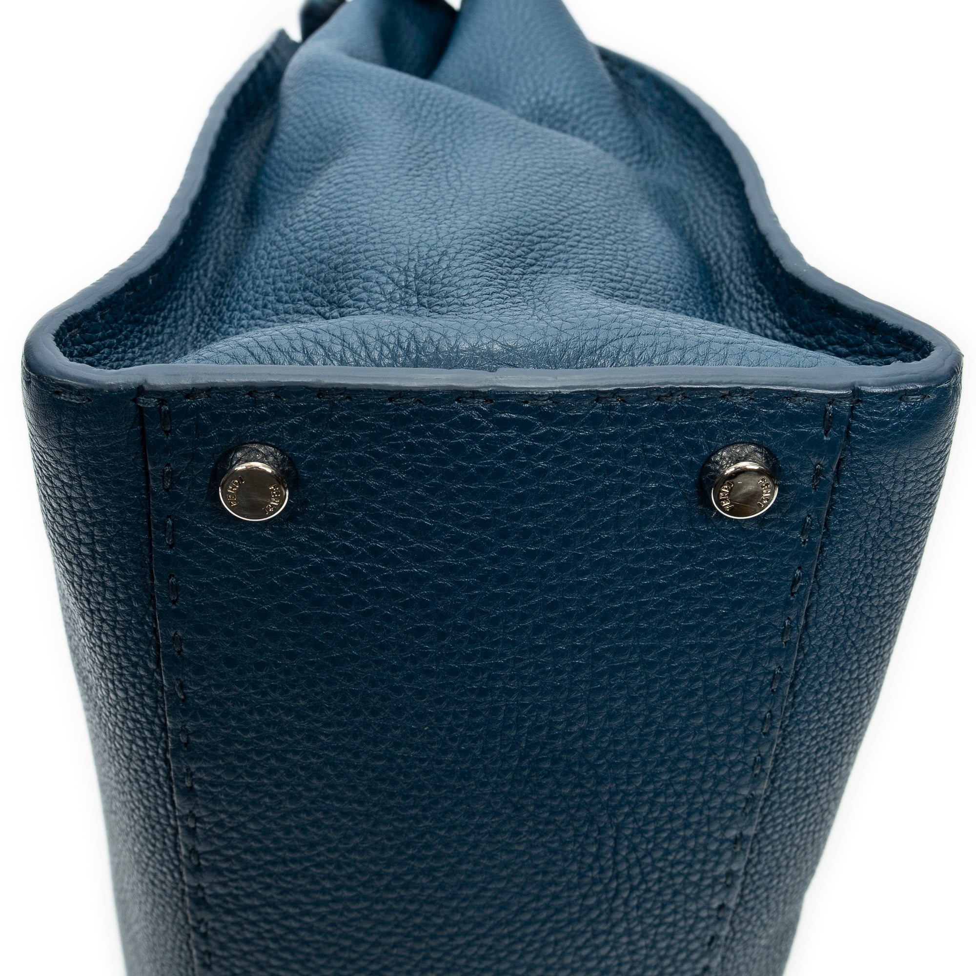 Bandolera grande Selleria Peekaboo de piel Selleria azul