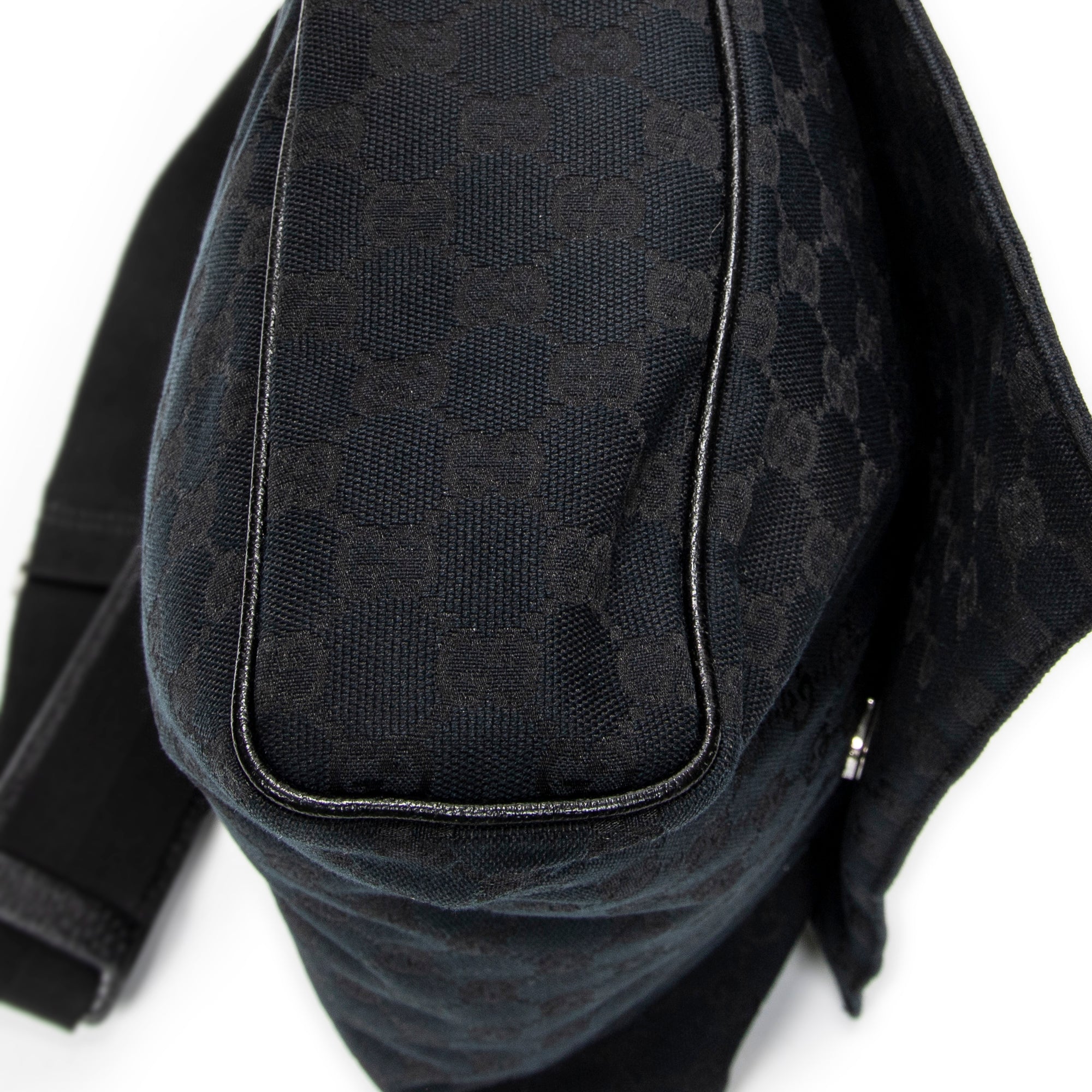Gucci - Sac bandoulière avec rabat - Noir